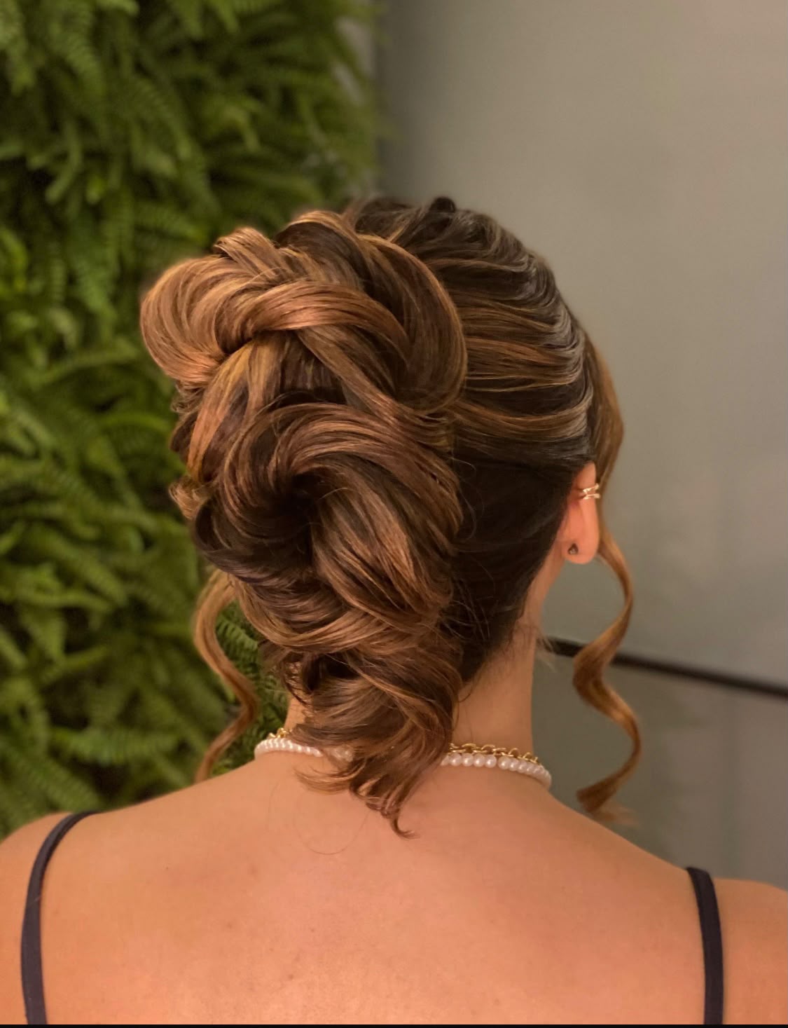 Penteado coque despojado para noiva a domicílio em São Paulo